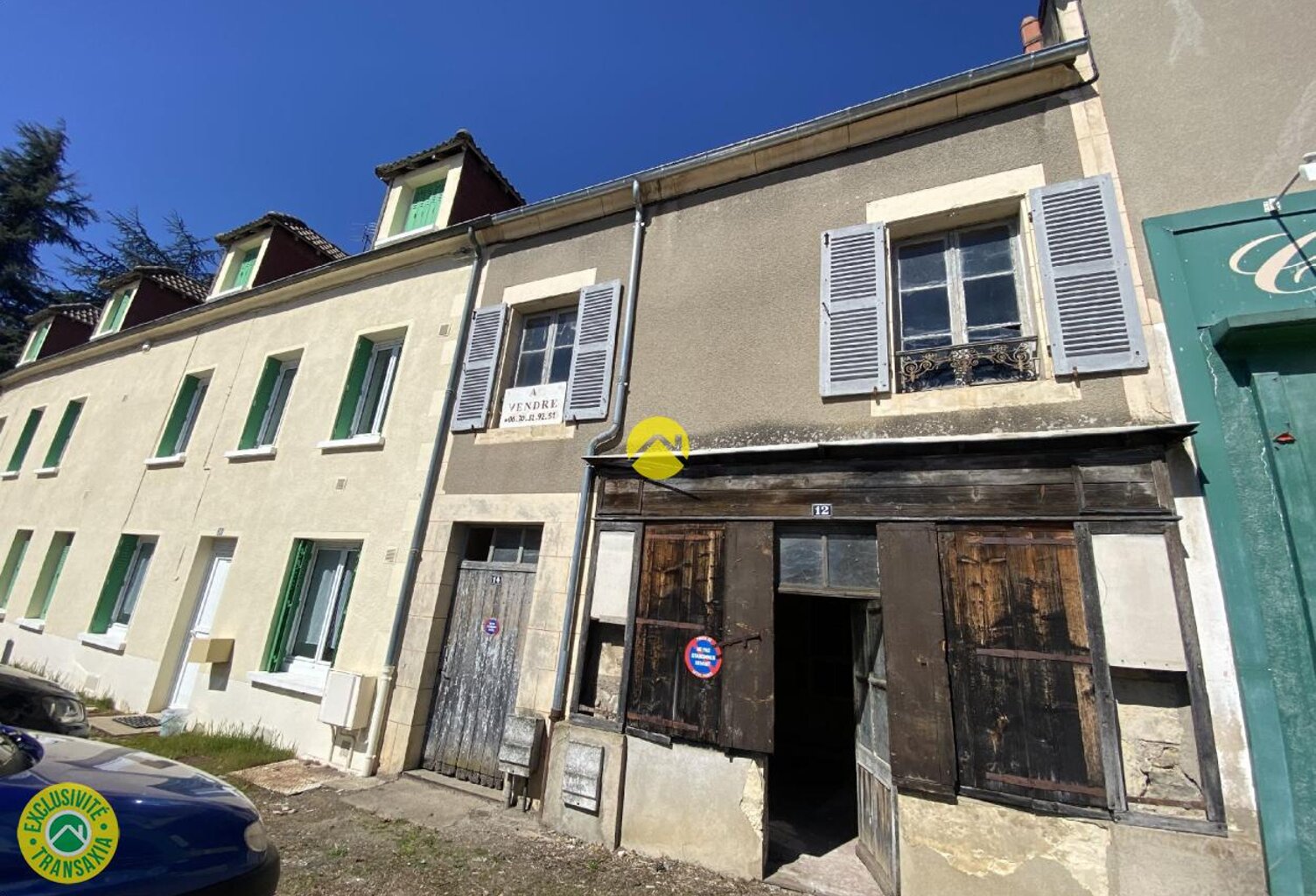 Immeuble et maison à rénover — photo 1