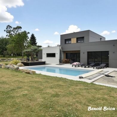 Maison 5 pièces 724900 €