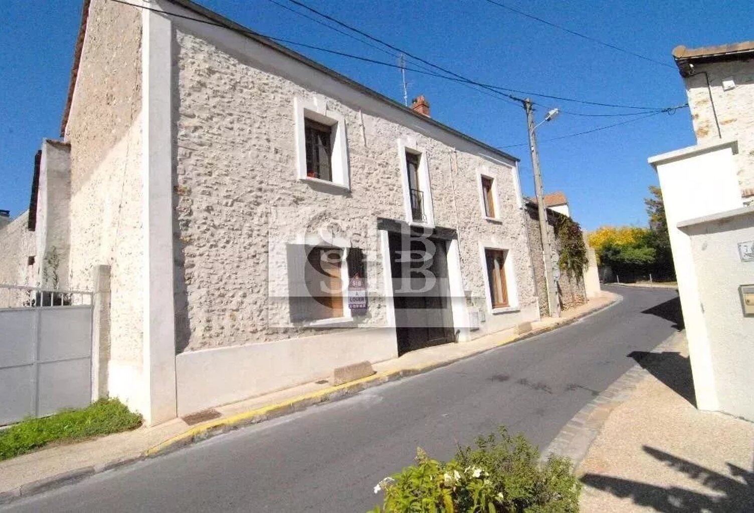 Appartement  1 pièce - LONGPONT SUR ORGE — photo 1