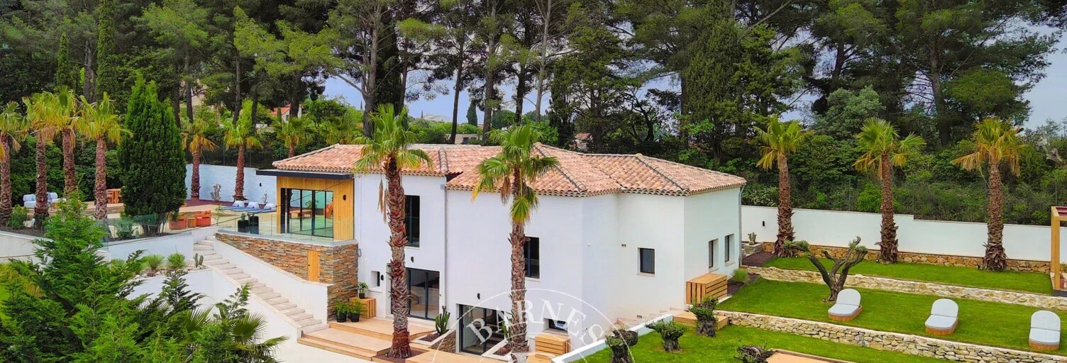 Maison 9 Pièces 217 m² à vendre à Cassis (13260)