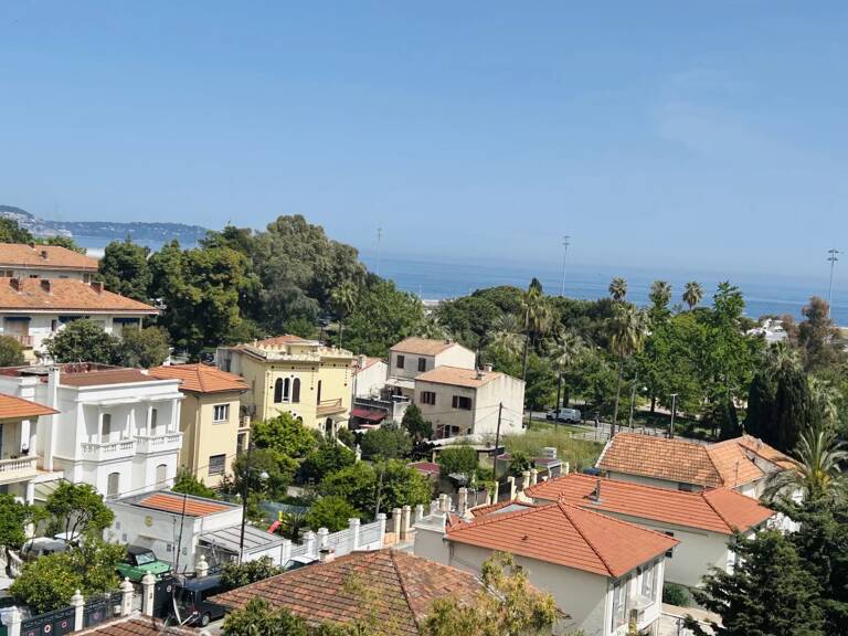 Quartier Ferber  2 Pièces vue mer et collines — photo 1