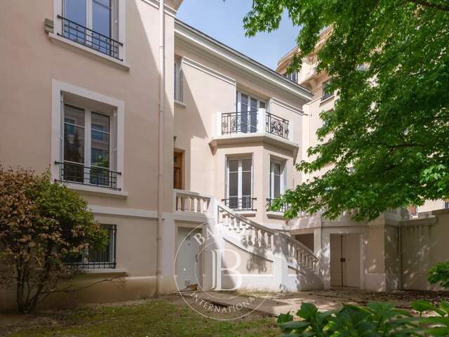 Lyon 6 - Parc Tête d'Or - Maison de 200,17 m² - 6 chambres - Jardin - Garage triple — photo du bien
