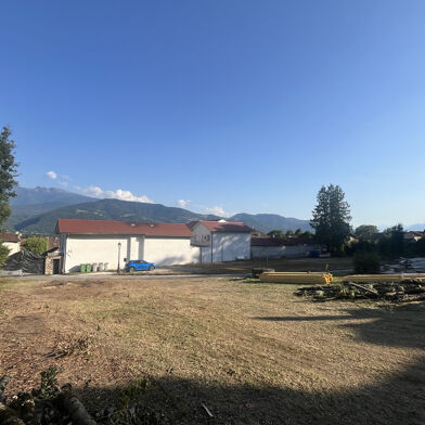 Terrain  235000 €