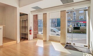Commerce  54 m² à vendre à Saint-Cyr-l'École (78210)