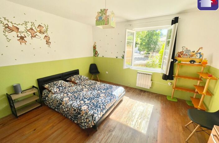 Maison de village avec jardin constructible et garage — photo 4