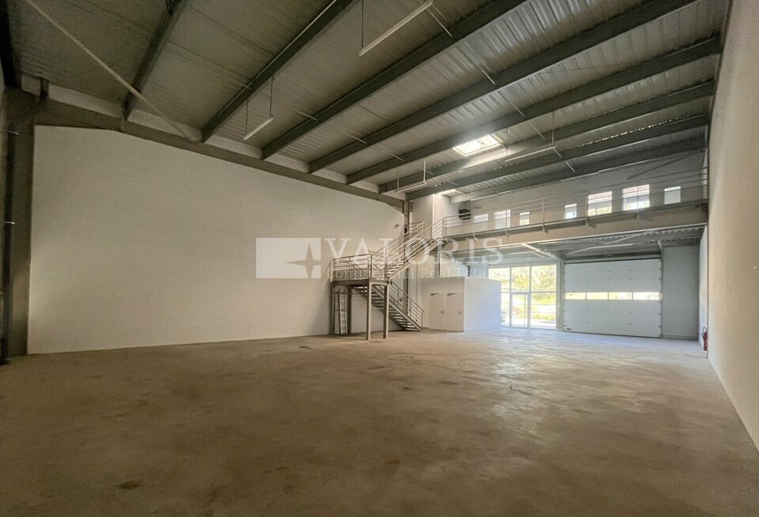 ENTREPOT - LOGISTIQUE à LOUER — photo 1