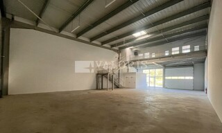 Commerce  360 m² à louer à La Ciotat (13600)