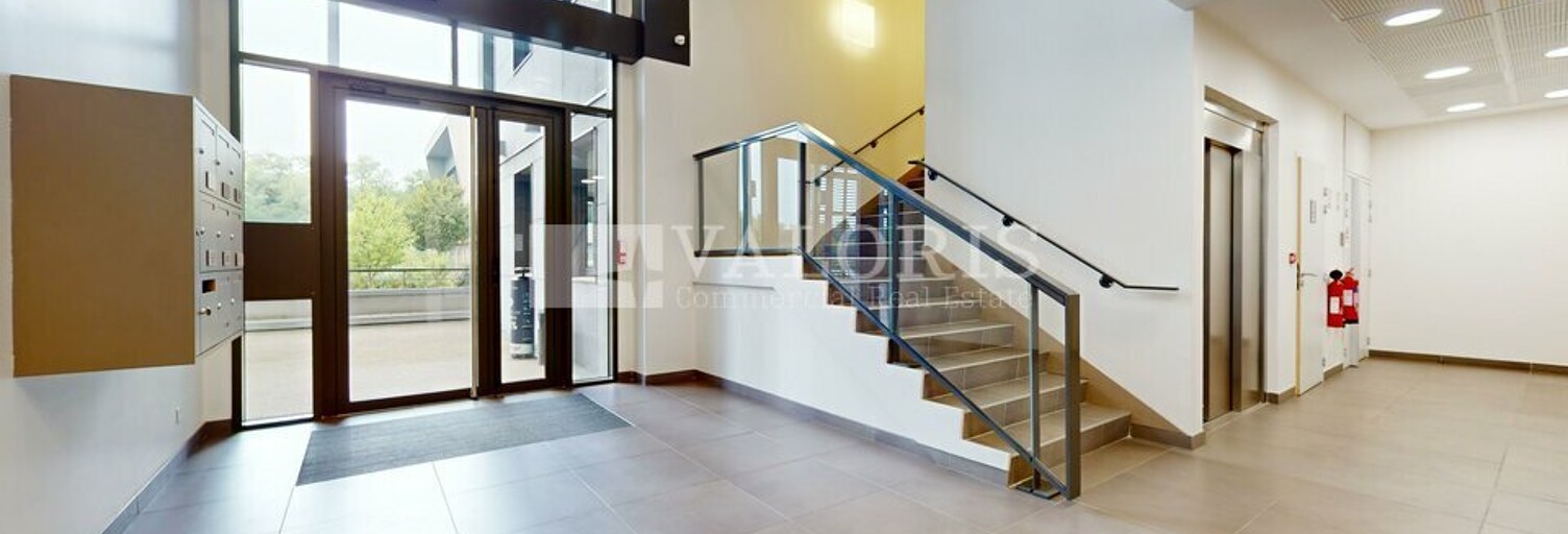 Bureau  279 m² à louer à Limonest (69760)