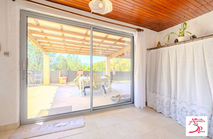 Nouveauté<br><br>Dans un environnement calme, cette villa se com — photo 5
