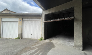 Garage   m² à louer à Vals-les-Bains (07600)