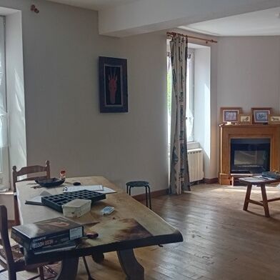 Maison 12 pièces 93400 €