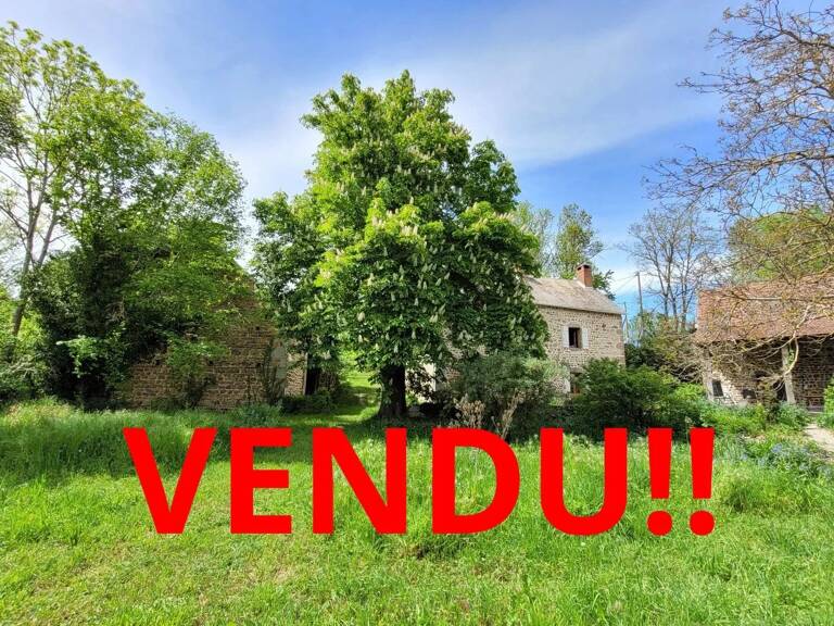 À vendre dans la Creuse, une maison, une grange et 2800 m². — photo 1