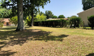 Terrain  400 m² à vendre à Saint-Estèphe (33180)