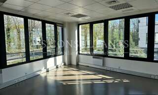 Bureau  90 m² à louer à Meylan (38240)