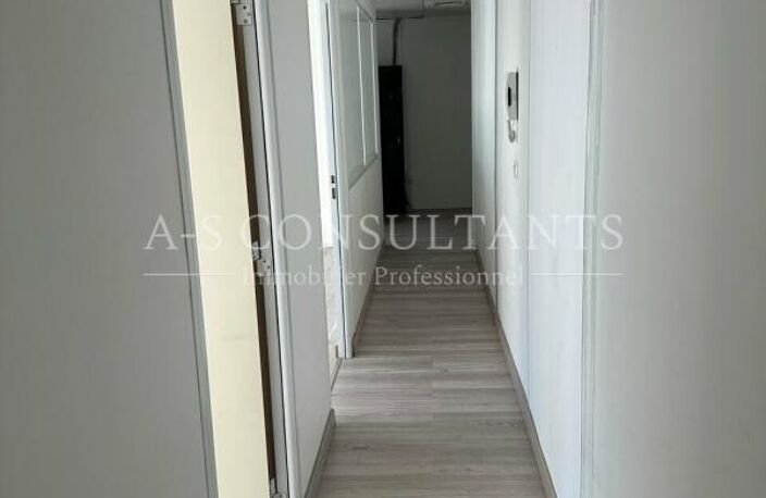 BUREAUX à louer — photo 3