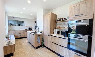 Maison 5 Pièces 210 m² à louer à Vendat (03110)