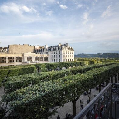 Appartement 4 pièces 1300 €