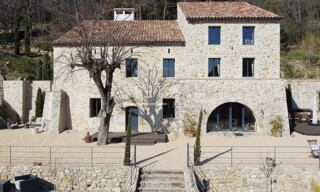 Maison 6 Pièces 345 m² à vendre à Tourrettes (83440)