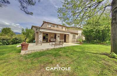 Coup de cœur pour cette très belle villa en position dominante, — photo du bien