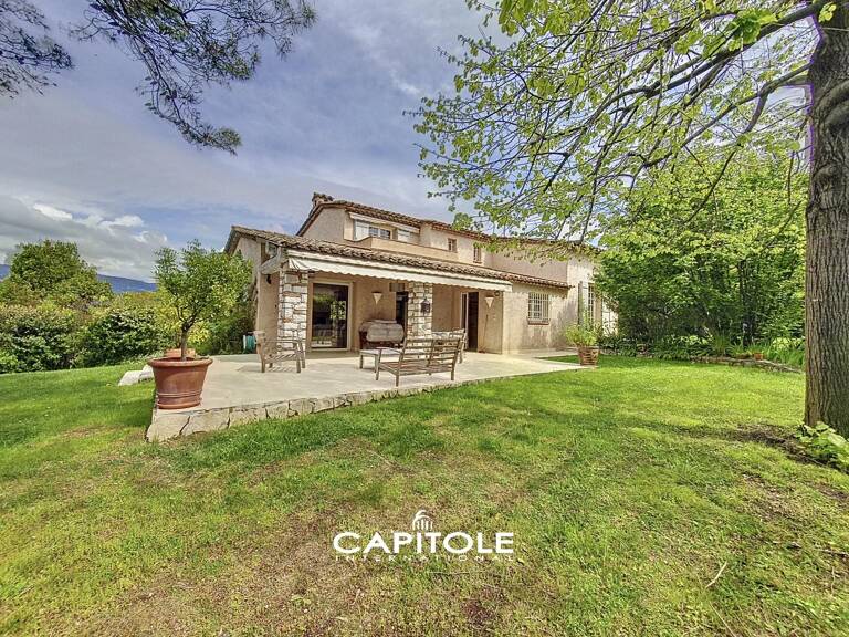 Coup de cœur pour cette très belle villa en position dominante, — photo 1