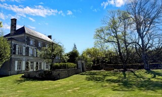 Maison 9 Pièces 228 m² à vendre à Parthenay (79200)