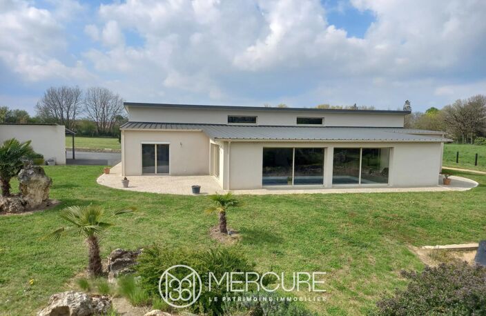 MAISON CONTEMPORAINE AVEC PISCINE INTERIEURE — photo 4