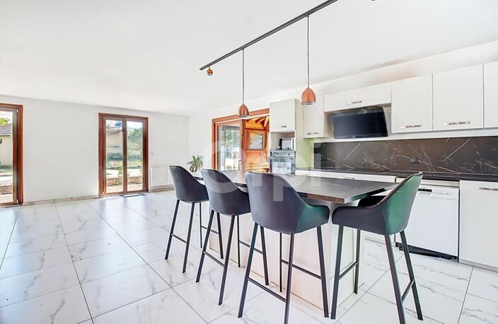 Maison au calme avec piscine, sans vis-à-vis – Lotissement Les Cabrettes — photo 4