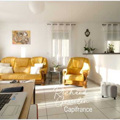 Appartement 3 pièces 222600 €