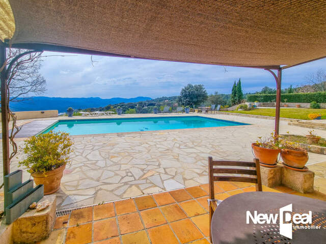 MONTAUROUX, Splendide villa orientée plein sud, nichée dans un domaine calme et verdoyant — photo du bien