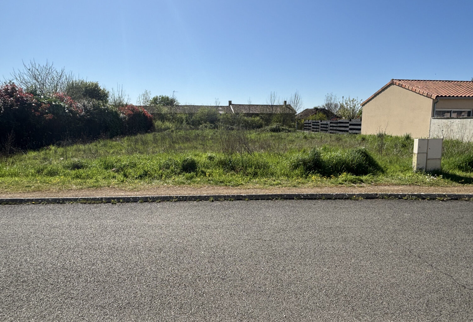 TERRAIN A BATIR - CHATEAU LARCHER - 878 M2 - VIABILISE — photo 1