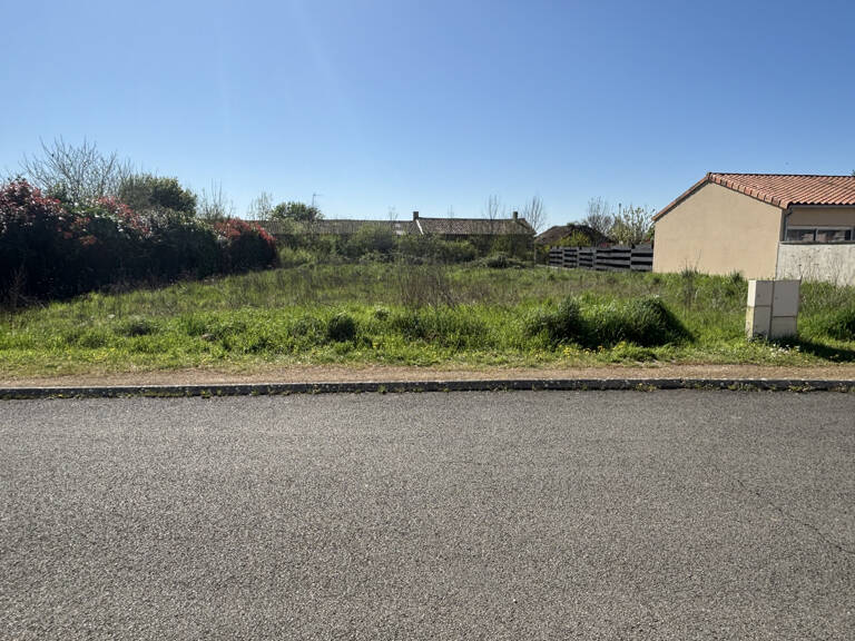 TERRAIN A BATIR - CHATEAU LARCHER - 878 M2 - VIABILISE — photo 1