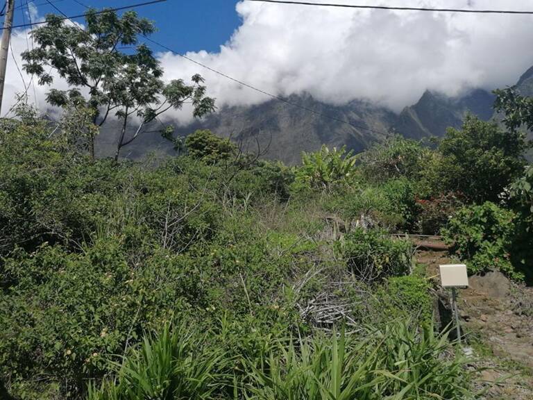 Terrain Cilaos 1200 m2 — photo 1