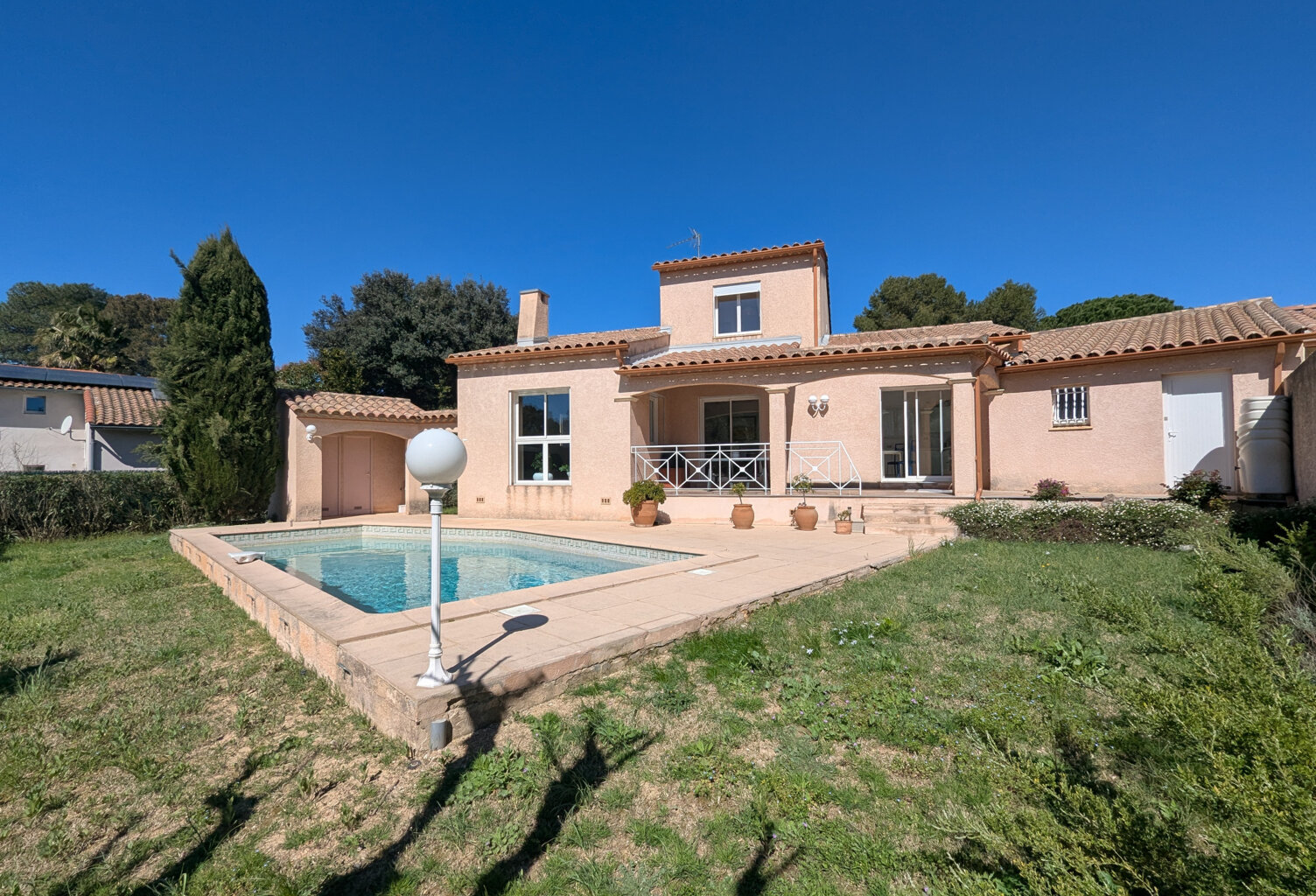 CASTELNAU-LE-LEZ - Villa T5 sur une parcelle de 660 m2 avec — photo 1