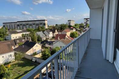 Appartement 3 pièces 747 €