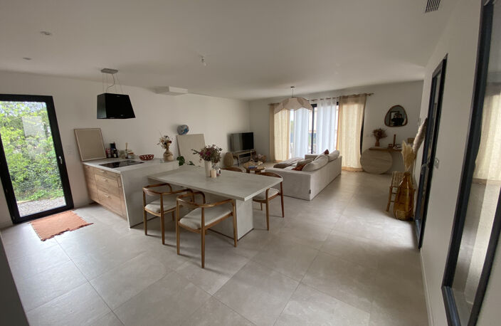 AUJARGUES // VILLA T4 de 95m2 environ sur une parcelle de 43 — photo 4
