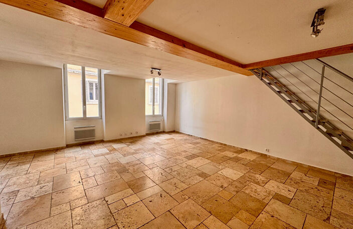 Marseille  5ème Type 2 en duplex 80 m2 dernier étage — photo 3