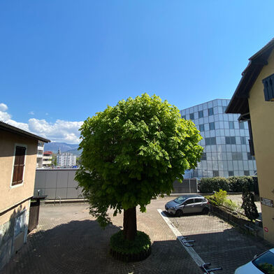 Garage  75 €