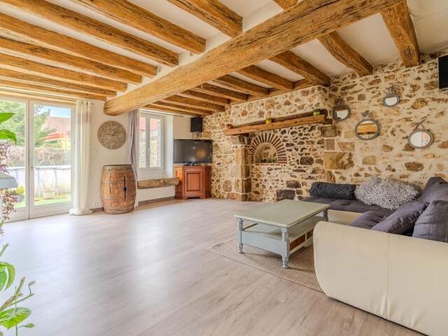 Maison en pierre, 6 pièces, 170 m2, restaurée avc soin, terra... — photo du bien