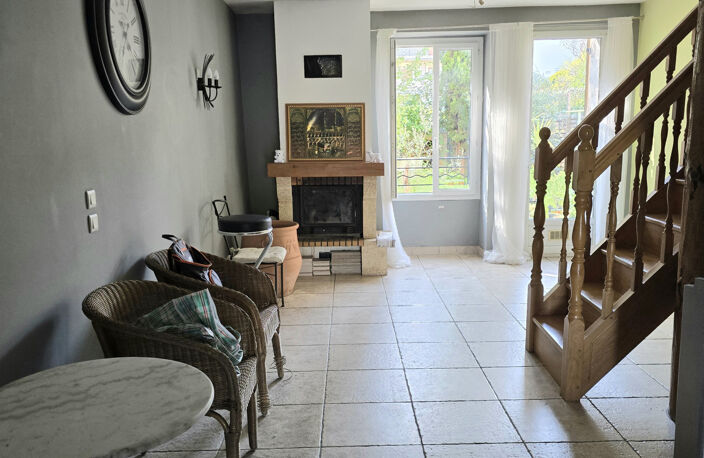 À VENDRE   Charmante maison de village rénovée de 115 m2 ave — photo 3