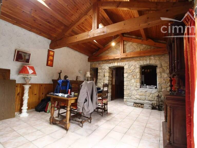 Maison de village en pierre entièrement reconstruite avec terras — photo 1