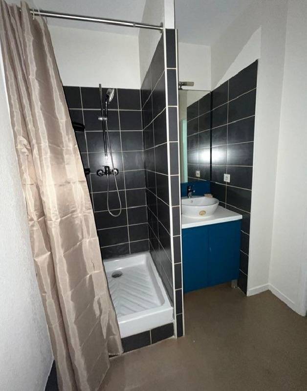 Photo Location Studio 20 m² à Caluire-Et-Cuire 600 ¤ CC /mois image 2/2