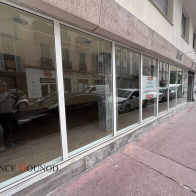 Commerce 10 pièces 894000 €