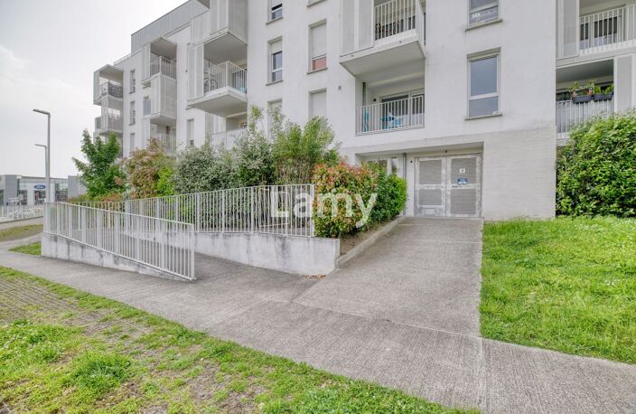 Appartement T3 terrasse et parking — photo 2