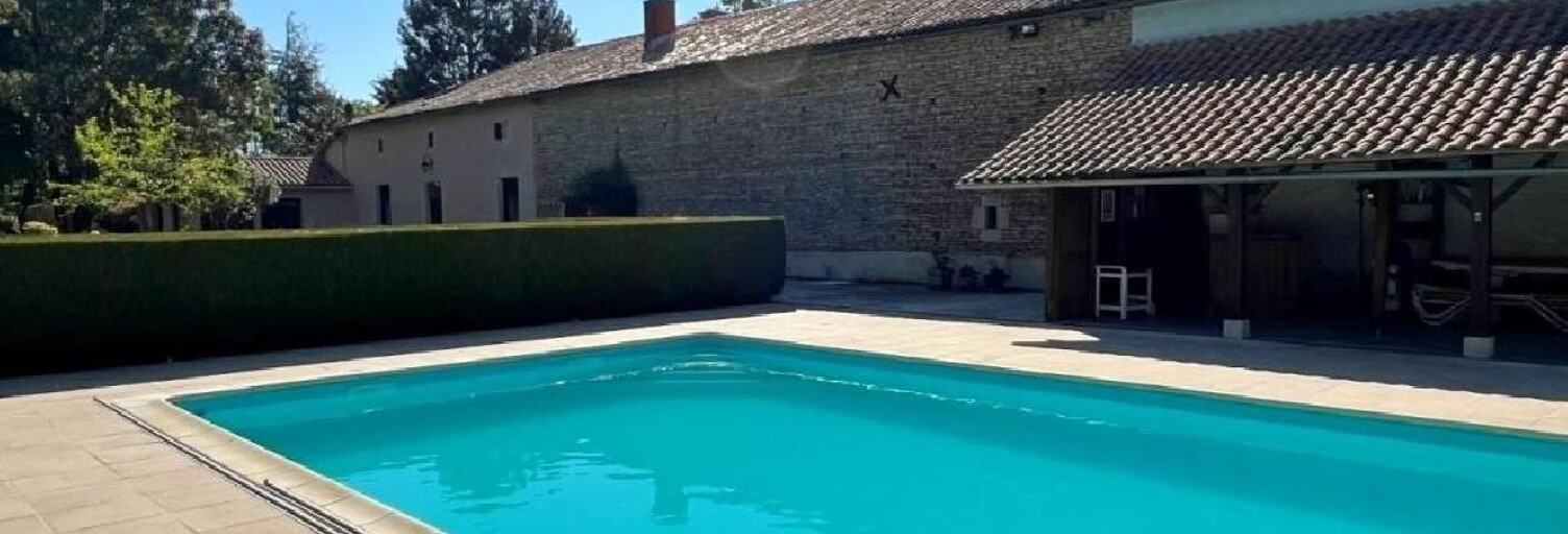 Maison 8 Pièces 293 m² à vendre à Sauzé-entre-Bois (79190)