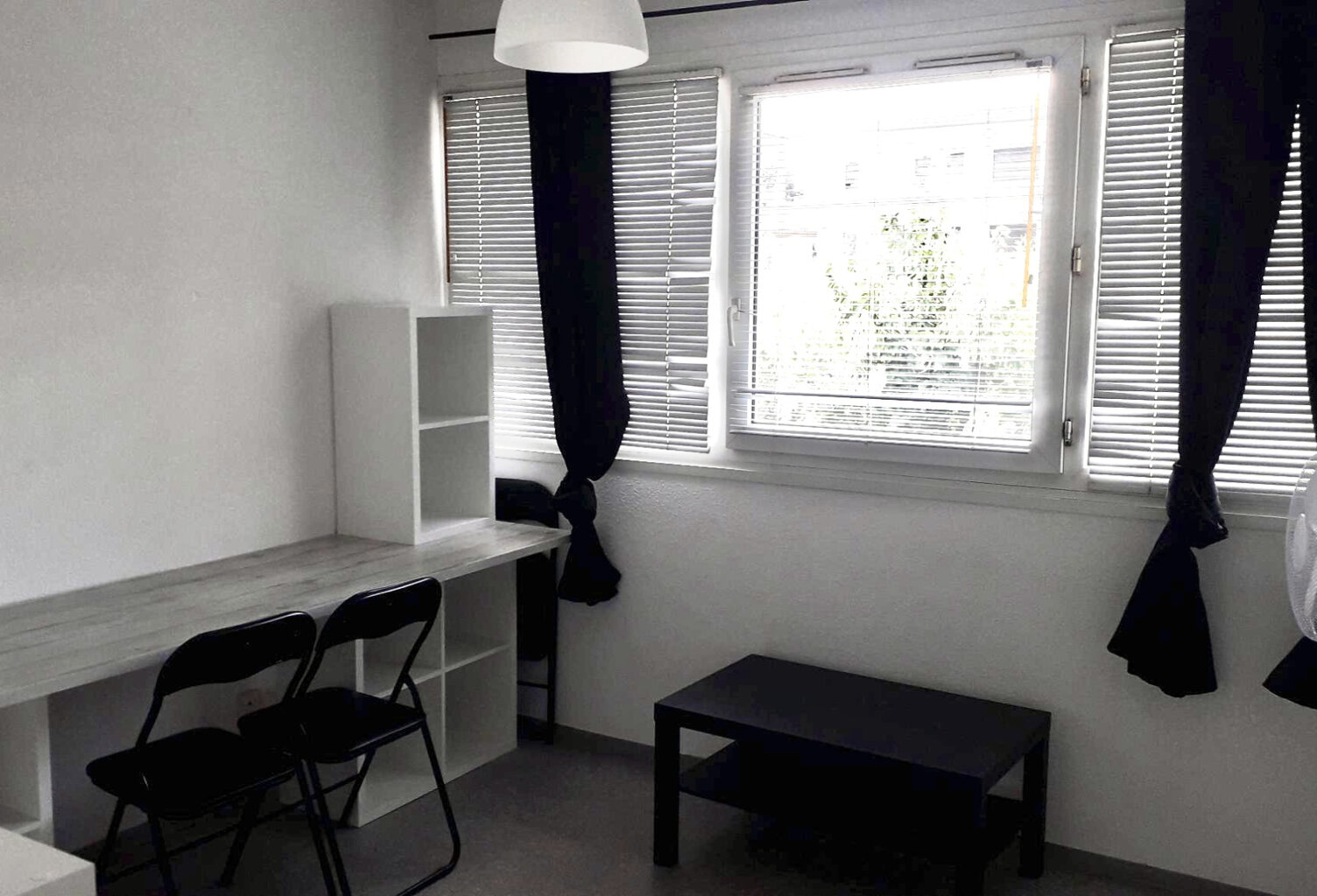 STUDIO AVEC PARKING Dans residence étudiante — photo 1