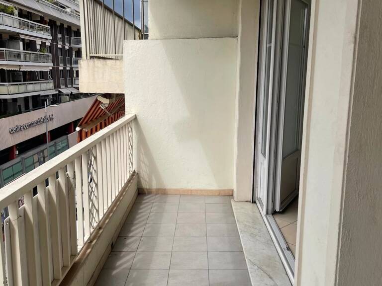 3 PIECES-TERRASSE-BALCON-RIQUIER — photo 1