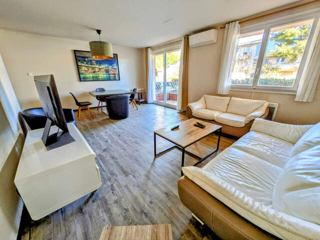 T4 84 m2 avec jardin 60 m2 - SANARY (10 mn à pied du centre) — photo du bien