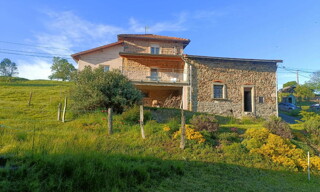 Maison 9 Pièces 197 m² à vendre à Meaux-la-Montagne (69550)