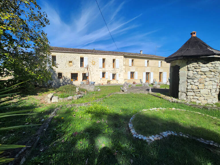 OPPORTUNITÉ - VIAGER OCCUPE, maison en pierre de 196 m2 et dépendances sur jardin — photo 1