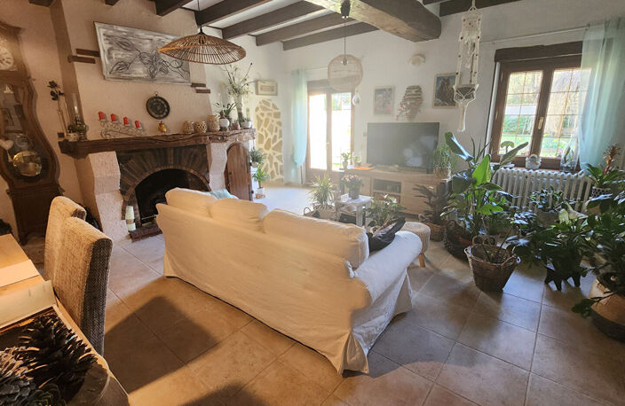 OPPORTUNITÉ - VIAGER OCCUPE, maison en pierre de 196 m2 et dépendances sur jardin — photo 2